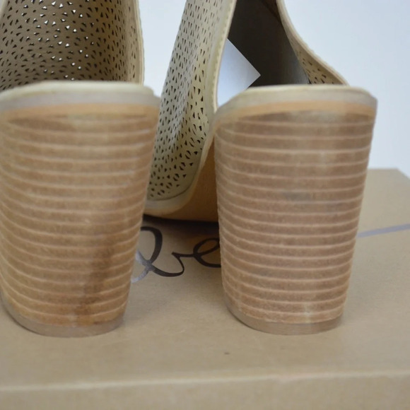 GENTLY USED  REBELS PERF SLIDE WITH BLOCK HEEL TAN SIZE 9 - Picture 3 of 8